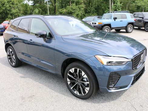 Used 2026 Volvo XC60 B5 Plus w/ Protection Package Premier AWD/4WD image 10