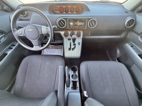 Used 2009 Scion xB FWD image 9