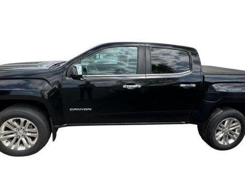 Used 2017 GMC Canyon SLT w/ Driver Alert Package AWD/4WD image 2