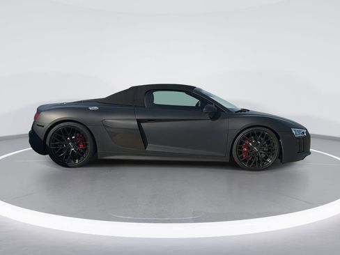 Used 2017 Audi R8 V10 w/ Carbon Exterior Package image 3