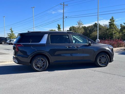 New 2026 Kia Carnival EX FWD image 8