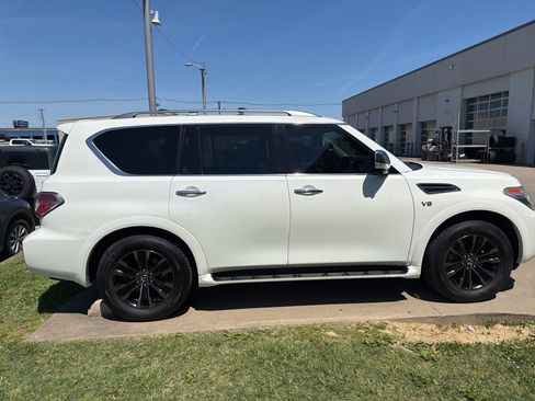 Used 2019 Nissan Armada Platinum w/ Captain's Chairs Package image 10
