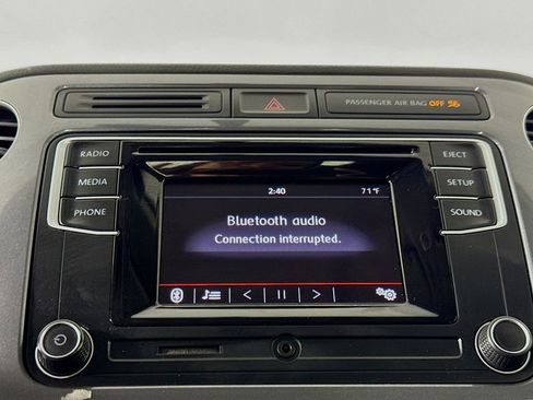 Used 2018 Volkswagen Tiguan Limited w/ Alloy Wheels Package AWD/4WD image 17