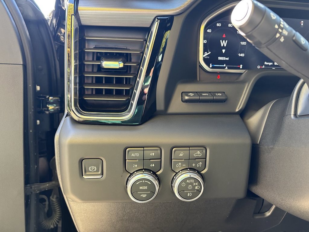 Certified 2026 GMC Sierra 2500 Denali Ultimate w/ LPO, Black Badging Package AWD/4WD image 17