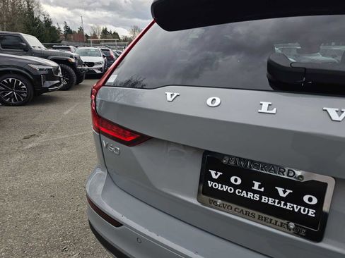 Certified 2025 Volvo V60 B5 Cross Country Plus AWD/4WD image 16