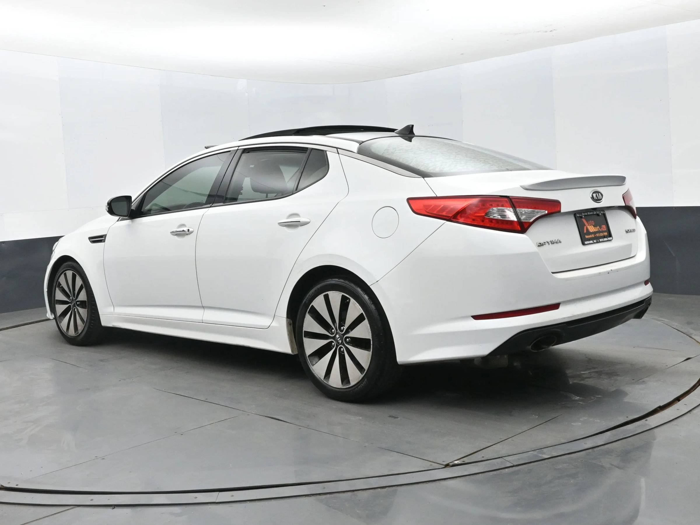 Used 2012 Kia Optima SX w/ Premium Pkg FWD image 9