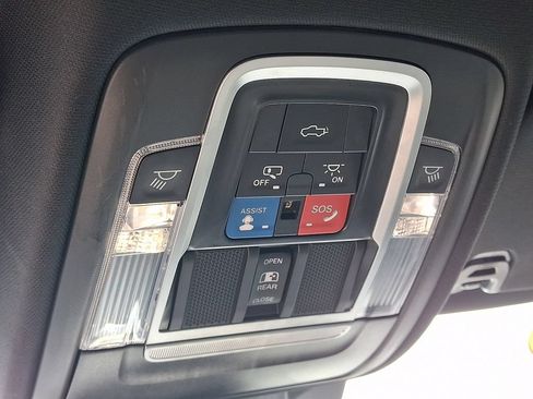 Used 2023 RAM 1500 Laramie AWD/4WD image 23