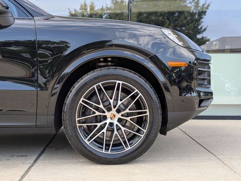 New 2025 Porsche Cayenne E-Hybrid image 11