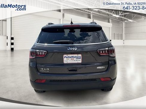 Used 2024 Jeep Compass Latitude AWD/4WD image 4