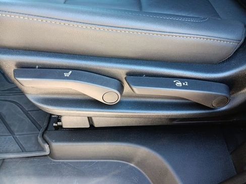 Used 2023 Chevrolet Tahoe Z71 w/ Luxury Package image 38