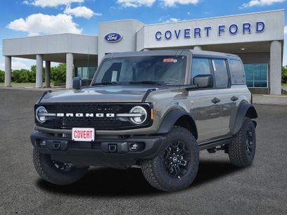 New 2026 Ford Bronco Badlands w/ Black Appearance Package