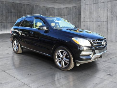 Used 2015 Mercedes-Benz ML 250 BlueTEC 4MATIC image 9