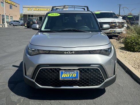 Used 2023 Kia Soul LX w/ LX Technology Package FWD image 8
