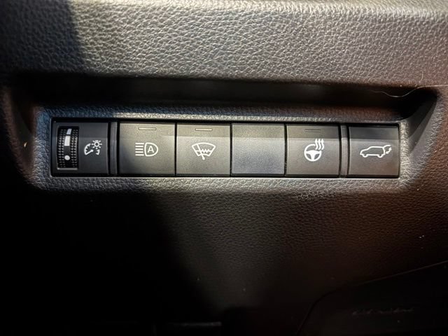Used 2020 Toyota RAV4 XLE w/ Convenience Package AWD/4WD image 18