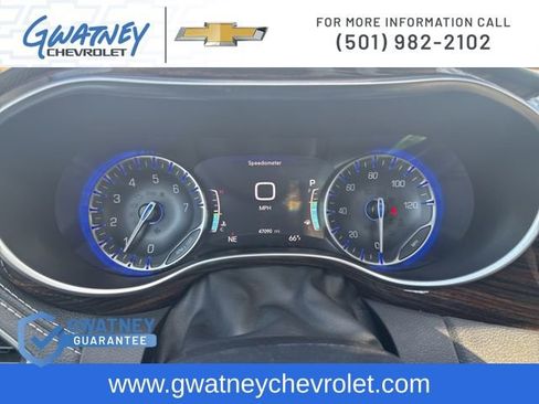 Used 2023 Chrysler Pacifica Limited image 15