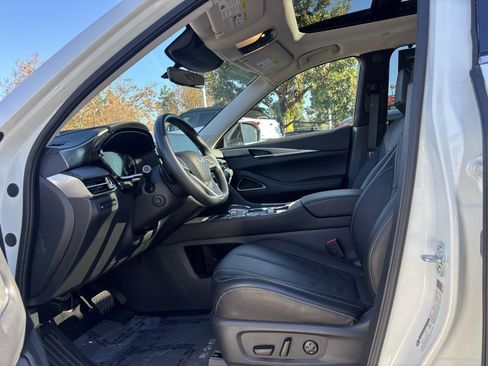 Certified 2025 INFINITI QX60 Luxe w/ Cargo Package image 10