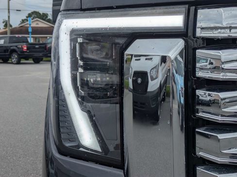 Used 2024 GMC Sierra 2500 Denali w/ Denali Reserve Package AWD/4WD image 10