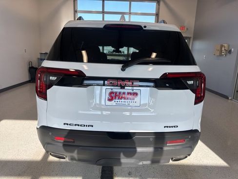 Used 2023 GMC Acadia SLE w/ Driver Convenience Package image 6