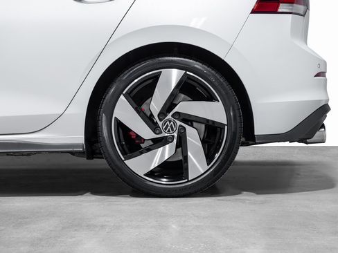 Used 2022 Volkswagen GTI SE image 28