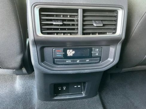 Certified 2025 Volkswagen Atlas SE AWD/4WD image 16