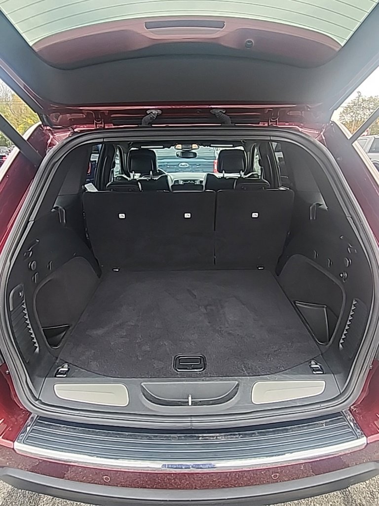 Used 2018 Jeep Grand Cherokee Limited AWD/4WD image 18