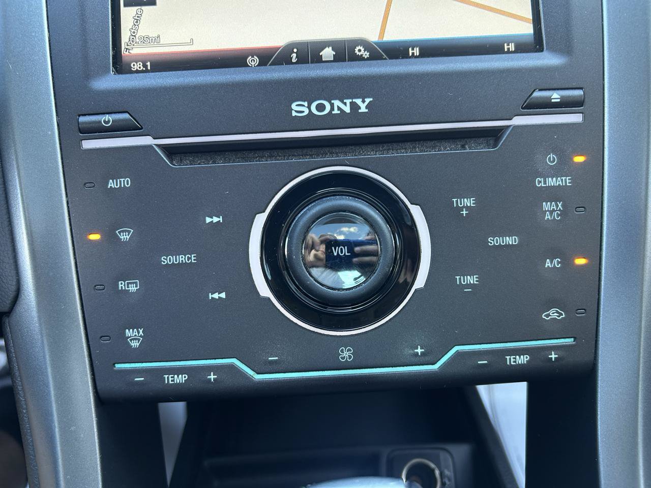 Used 2015 Ford Fusion Titanium FWD image 26