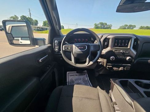 Used 2025 GMC Sierra 2500 Pro AWD/4WD image 13