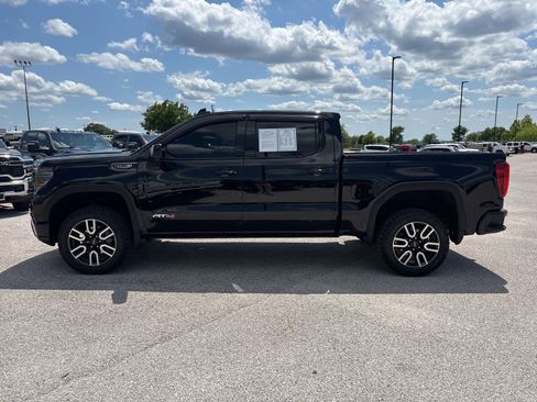 Used 2024 GMC Sierra 1500 AT4 w/ Technology Package AWD/4WD image 2