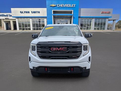 Used 2025 GMC Sierra 1500 AT4 w/ AT4 Premium Package AWD/4WD image 2