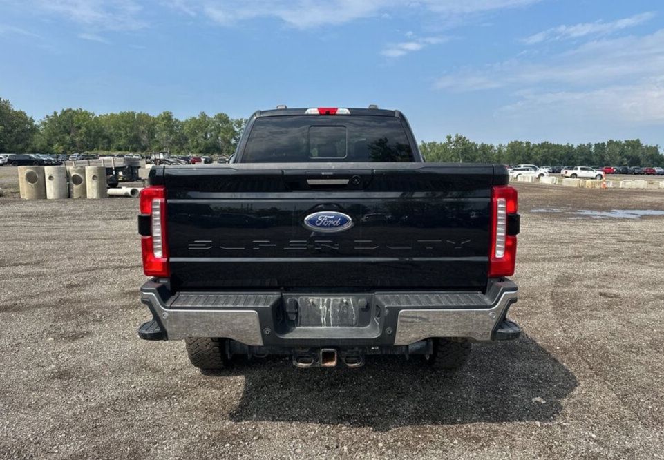 Used 2023 Ford F350 Lariat w/ Tow Technology Package AWD/4WD image 8