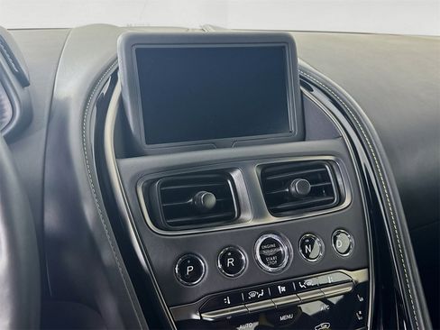 Used 2022 Aston Martin DB11 Coupe image 13