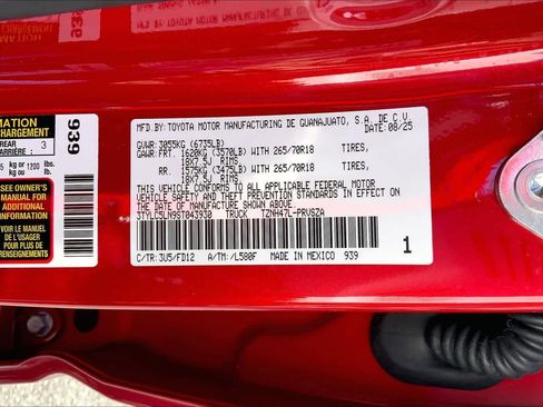 Used 2025 Toyota Tacoma TRD Off-Road image 33