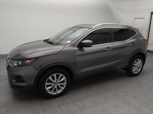 Used 2020 Nissan Rogue Sport SV FWD image 2
