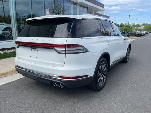Certified 2025 Lincoln Aviator AWD image 9