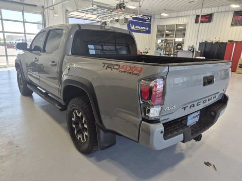 Used 2021 Toyota Tacoma TRD Off-Road w/ TRD Premium Off Road Package AWD/4WD image 5