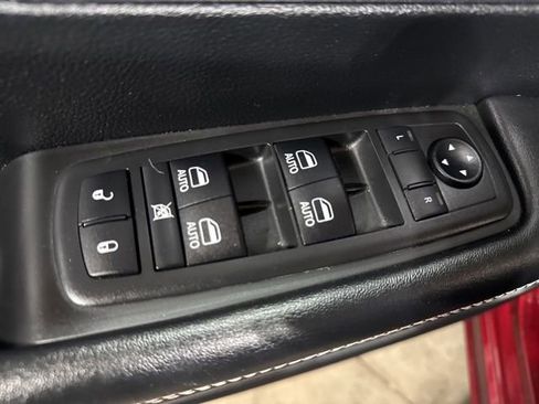 Used 2019 Chrysler Pacifica Touring-L Plus w/ Advanced Safetytec Group FWD image 3