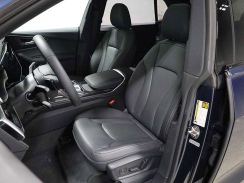 Used 2025 Audi Q8 Premium Plus w/ Premium Plus Package image 5