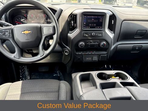 Used 2023 Chevrolet Silverado 1500 Custom AWD/4WD image 4