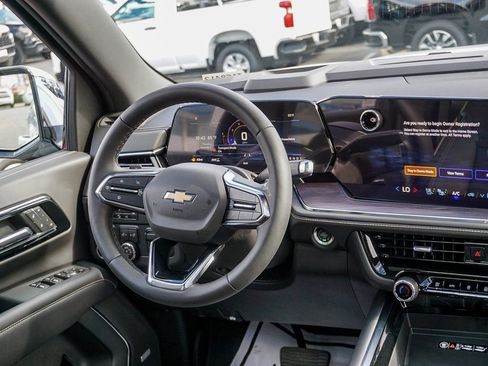 New 2026 Chevrolet Suburban Premier image 16