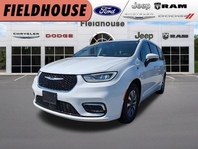Used 2023 Chrysler Pacifica Touring-L
