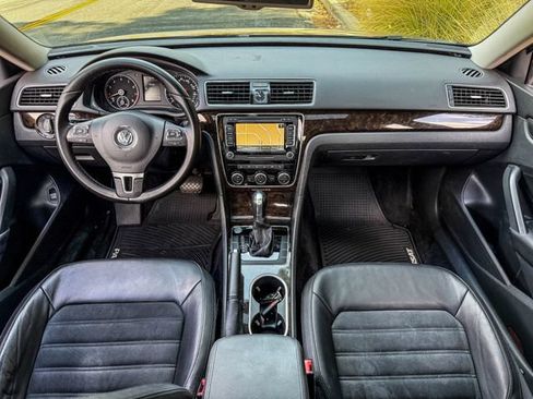 Used 2015 Volkswagen Passat 1.8T SEL Premium FWD image 6