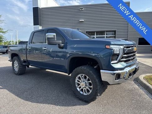 Used 2025 Chevrolet Silverado 2500 LTZ AWD/4WD image 1