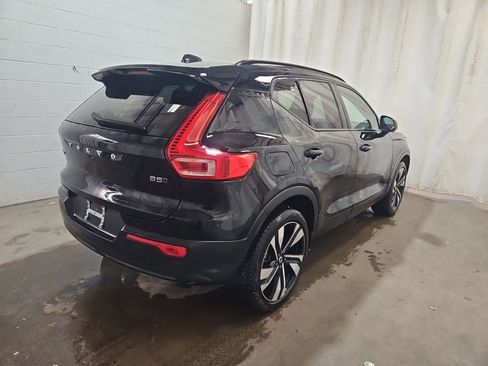 Used 2024 Volvo XC40 B5 Plus w/ Protection Package Premier image 2