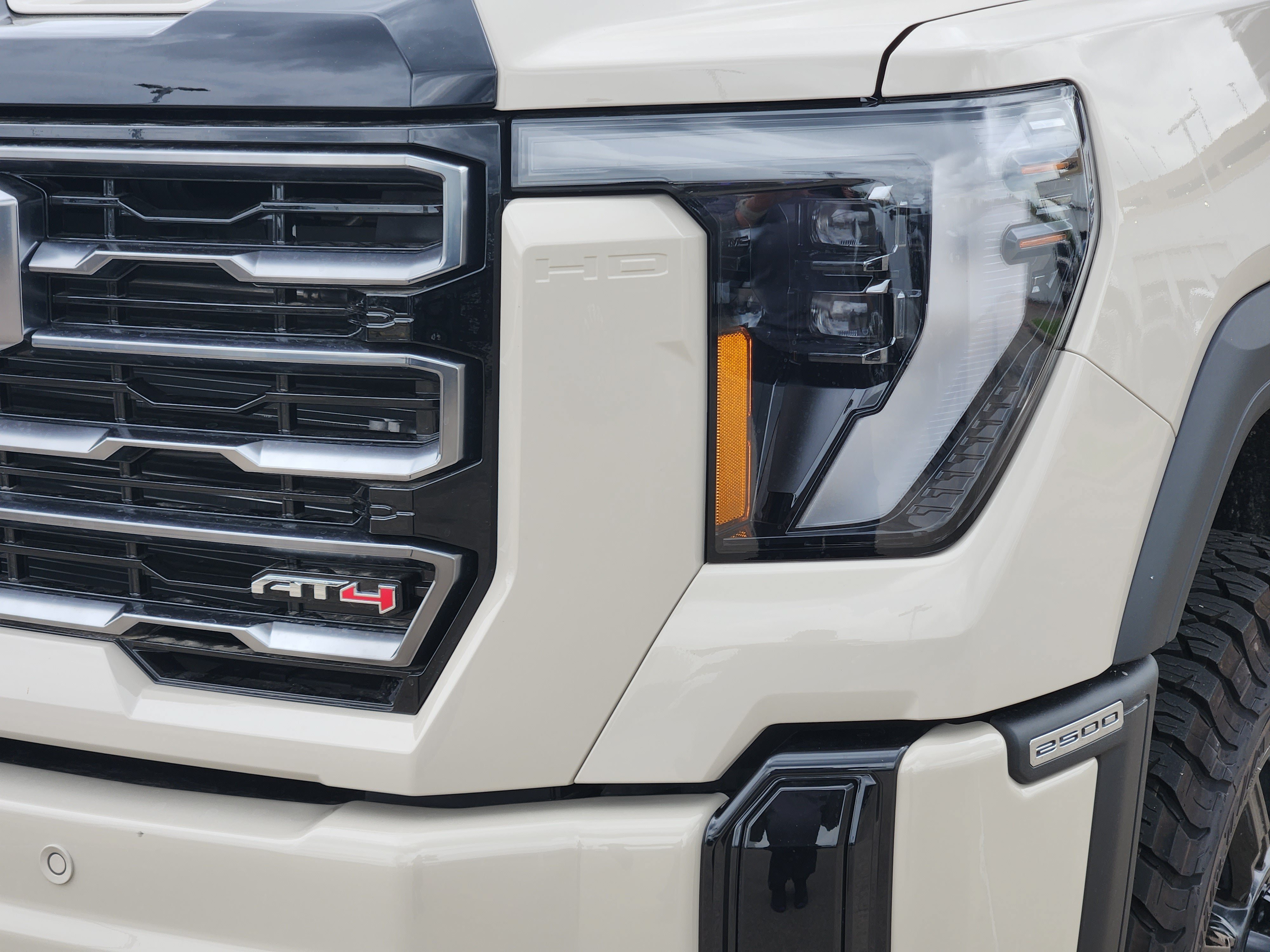 New 2026 GMC Sierra 2500 AT4 w/ Technology Package AWD/4WD image 5