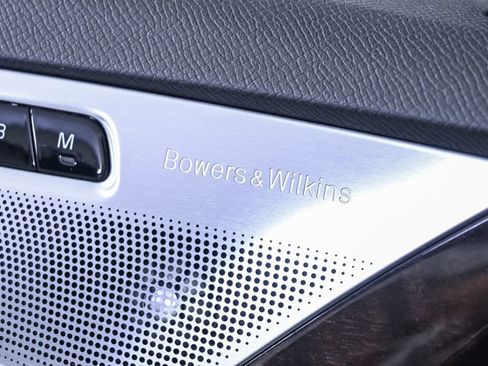 Used 2017 Volvo XC90 T6 Momentum w/ Vision Package image 8