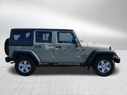 Used 2018 Jeep Wrangler Unlimited Sport w/ Mopar Black Appearance Group AWD/4WD image 8