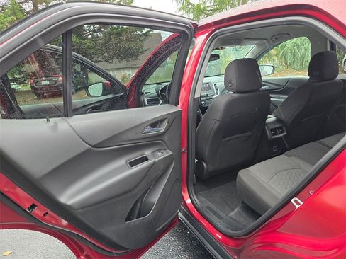 Used 2020 Chevrolet Equinox LT image 9
