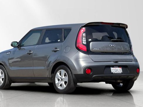Used 2017 Kia Soul Base image 5