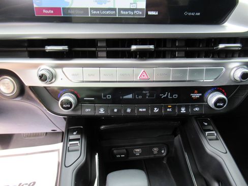 Used 2024 Kia Telluride S w/ S Sunroof Package FWD image 30