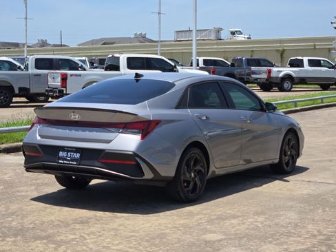 Used 2026 Hyundai Elantra Sport FWD image 3